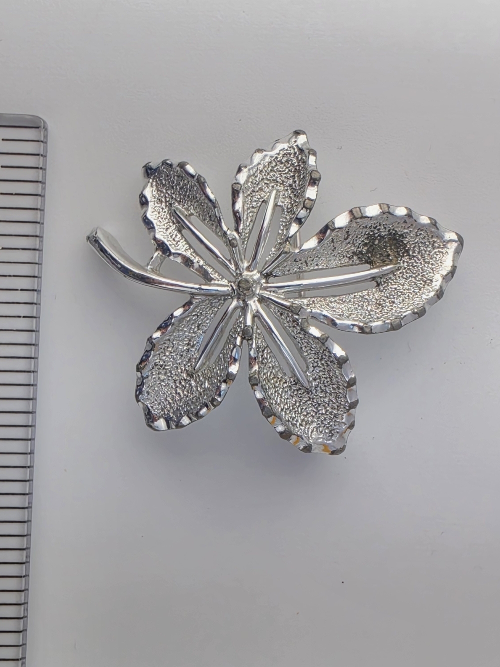 Vintage Sarah Coventry Silver Flower Brooch 1.75"